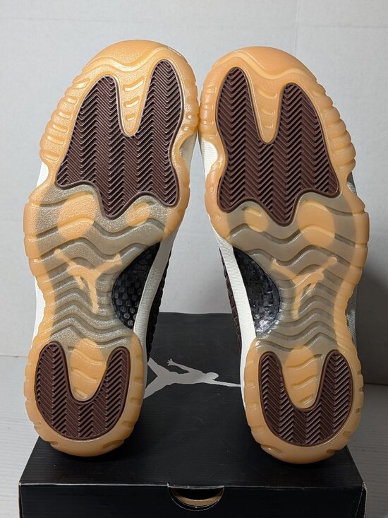 Size 12 - Nike Air Jordan Future Premium Dark Chocolate 652141-219 main image 4